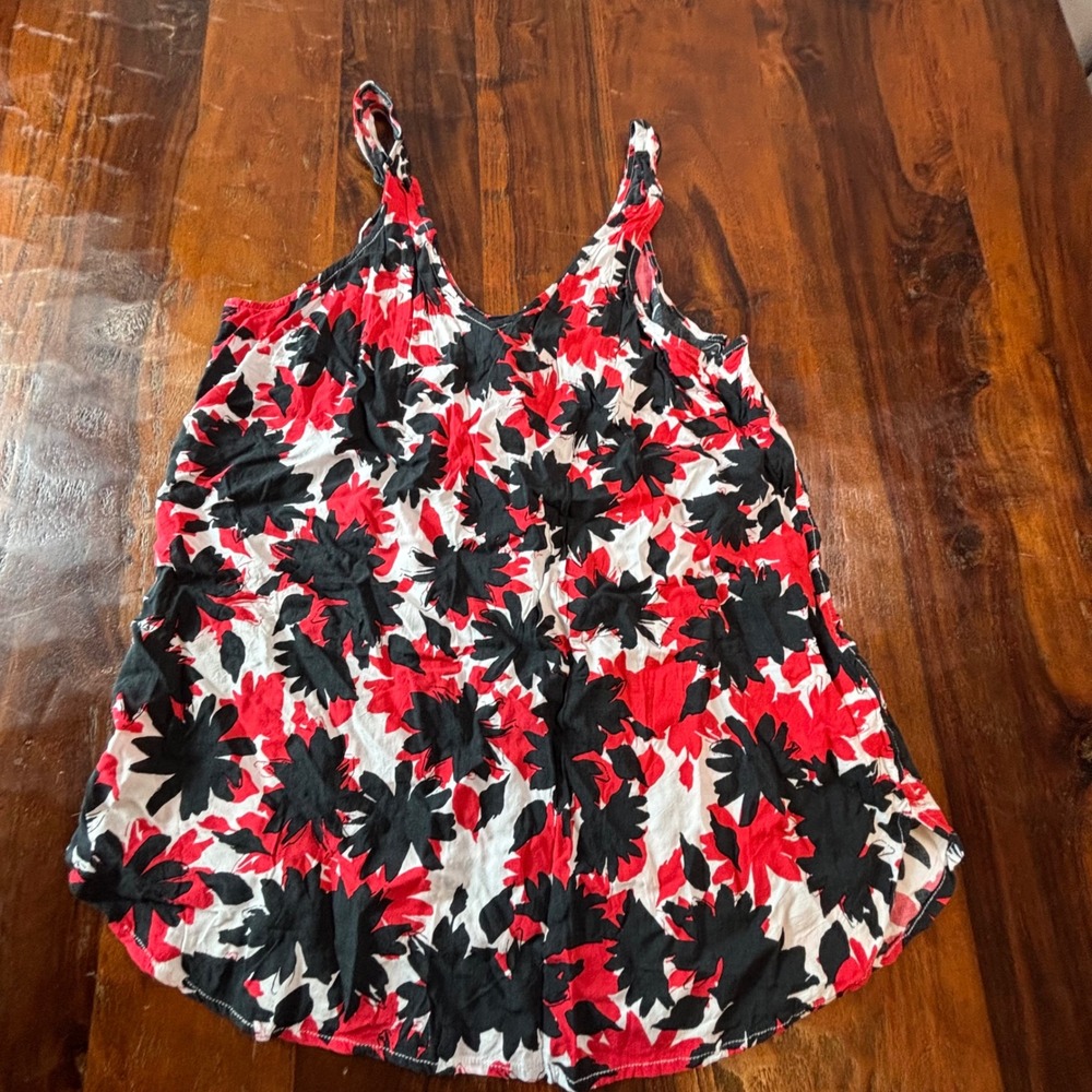 Gap Womens Large Red Black Floral Rayon V-Neck Tank‎ Top Sleeveless Flowy Cami